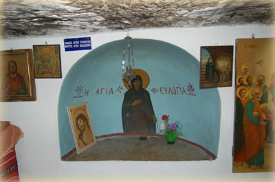 Место погребения св. Евлогии - матери преп. Феодосия Великого в пещере трех волхвов
